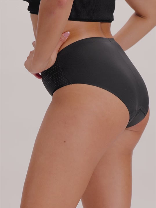 Video showing Just’nCase High-Cut absorbent underwear in 360 degree view